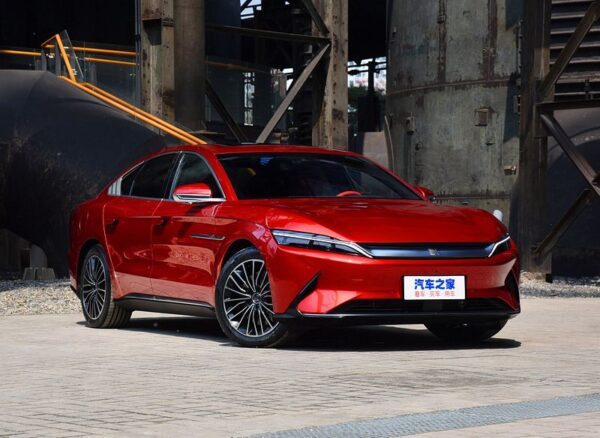 Китайский электромобиль BYD