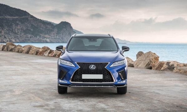 Японский электромобиль LEXUS UX300e