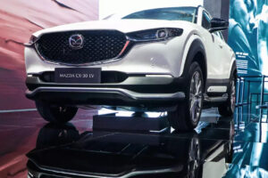 Японский электромобиль MAZDA CX 30 EV PURE POWER