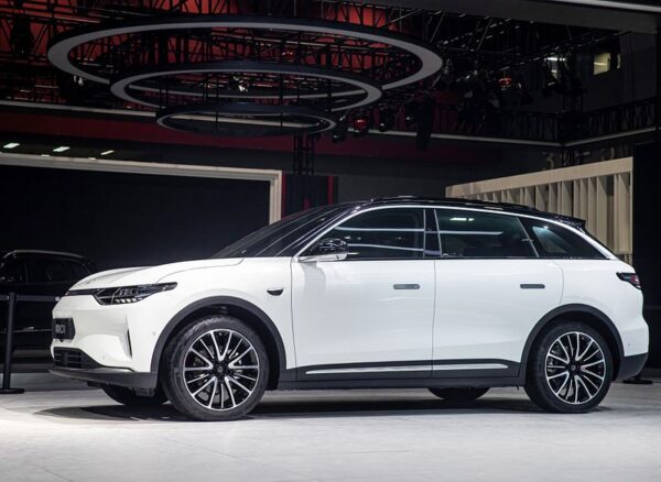 Китайский электромобиль LEAPMOTOR C11 EXCLUSIVE