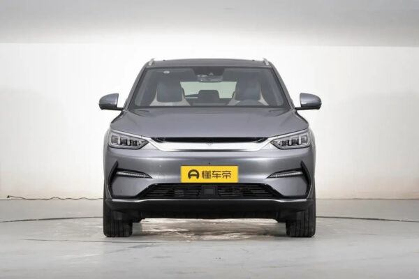 Китайский электромобиль BYD