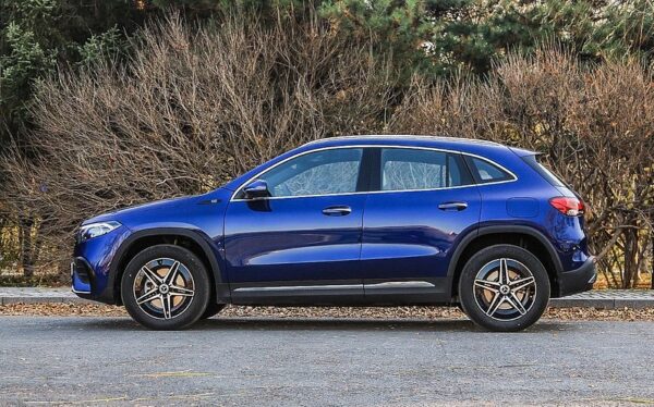 Европейский электромобиль MERCEDES BENZ EQB