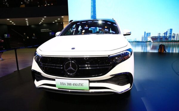 Европейский электромобиль MERCEDES BENZ EQC 350 special series 4MATIC
