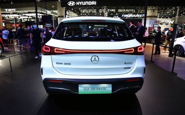 Европейский электромобиль MERCEDES BENZ EQC 400 4MATIC